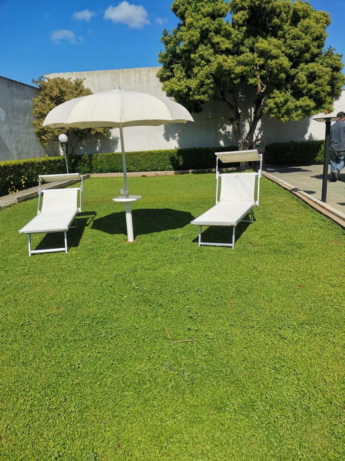 Villa Maroby - Garden & Parking